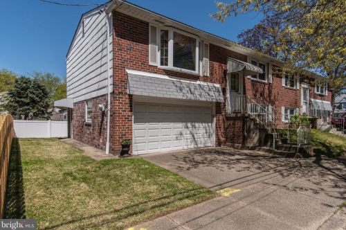 9530 Ditman St, Philadelphia, PA 19114-3713