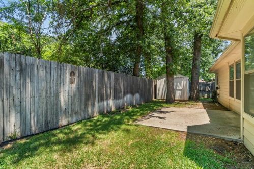 2431 Arbor Ct, Irving TX  75060-6568 exterior