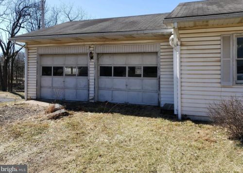 13 Crestview Dr, Harpers Ferry WV 25425-6148 exterior