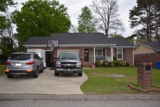240 Fair Oaks Dr, Fayetteville, NC 28311-2941