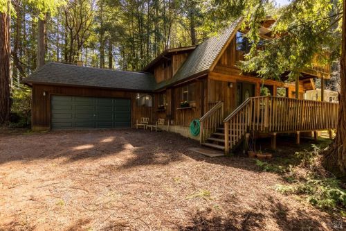 24220 Camellia Dr, Willits, CA 95490-8044