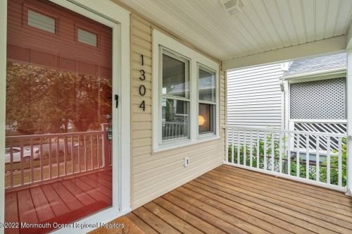 1304 2nd Ave, Tinton Falls, NJ 07712-5758