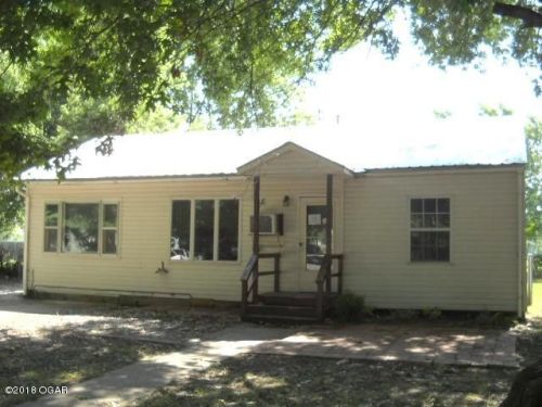 1216 Ward Ave, Parsons, KS 67357-4744