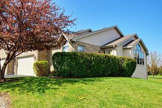 11180 Algonquin Rd, Huntley, IL 60142-9756