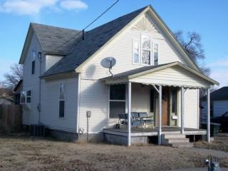 410 Grand Ave, Hillsboro, KS 67063-1641