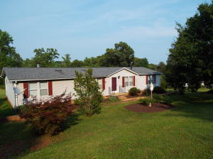 1128 Shoulder Run Dr, Scruggs, VA 24121-5906