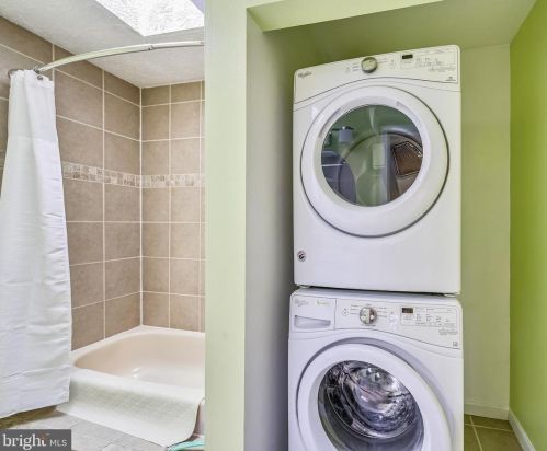 7531 Weather Worn Way, Columbia MD  21046-2491 exterior