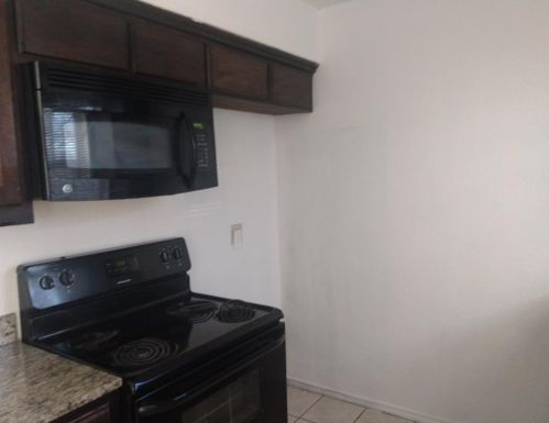 3124 Tudor Ln, Irving TX  75060-2252 exterior