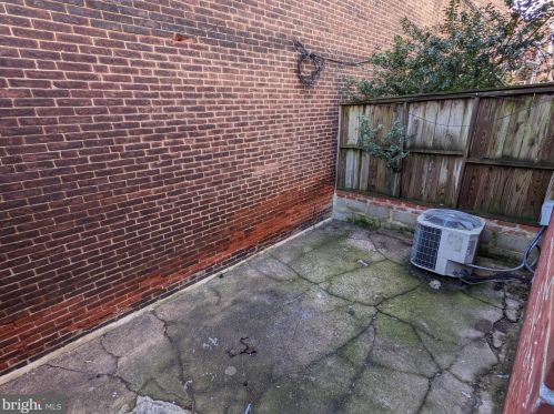 887 23rd St, Philadelphia PA  19130-1951 exterior