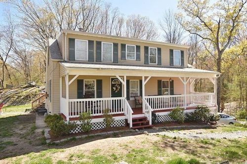 6 Anglewood Ave, Providence, RI 02919-1491