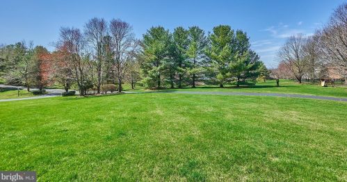 563 Nalls Dairy Ct, Great Falls, VA 22066-1145