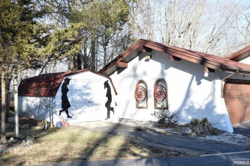 75 Fox Hollow Rd, Sparta, NJ 07871-1107