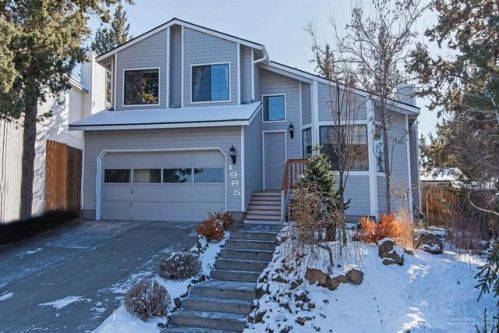 1985 Red Rock Ln, Bend OR  97701-6532 exterior