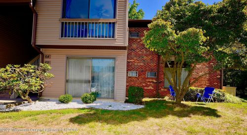 62 Manchester Ct, Tinton Falls NJ  07701-5496 exterior