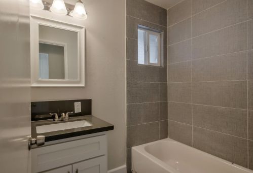 2106 Plaunt Dr, Modesto CA  95350-2600 exterior