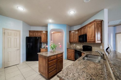 3208 Stonecrop Trl, Argyle TX  76226-2492 exterior