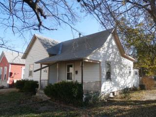 212 Cottage Ave, Abilene, KS 67410-2846