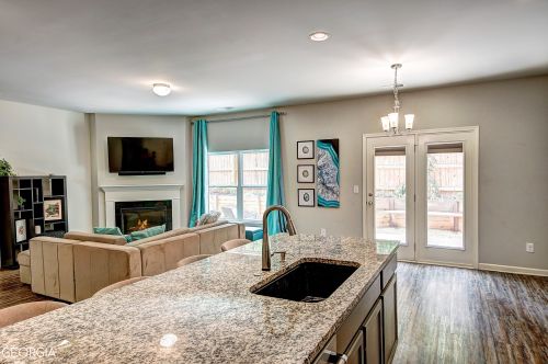 3843 Hempstead Way, Atlanta GA  30331-5268 exterior
