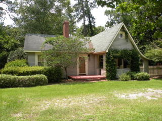 215 Chester Ave, Douglas, GA 31533-3519