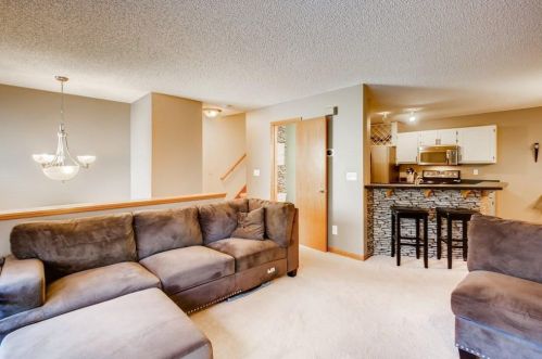 4987 Grenwich Ave, Saint Paul MN  55128-2058 exterior