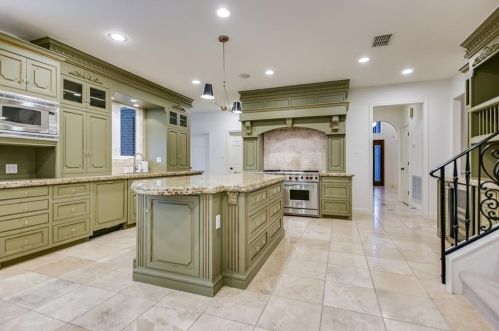 3001 Chatelaine Dr, Austin TX  78746-6895 exterior