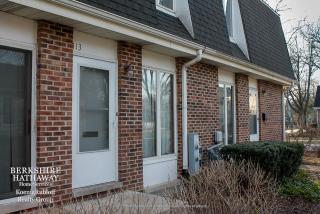 413 Sunnybrook Ln, Wheaton, IL 60187-4679