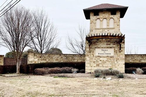 313 Lead Creek Dr, Fort Worth TX  76131 exterior