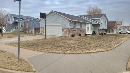4949 2925, Roy, UT 84067-9341