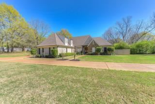 327 Fletcher Rd, Piperton, TN 38017-2307