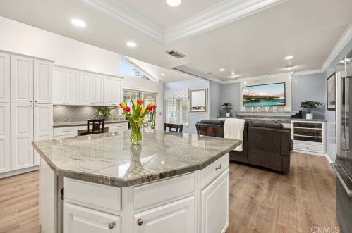 260 Brookside Ct, Anaheim CA  92808-1204 exterior