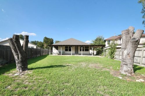 3001 Feathercrest Dr, Austin TX  78728-4329 exterior