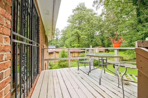 2203 Fairway Cir, Atlanta GA  30319-3825 exterior