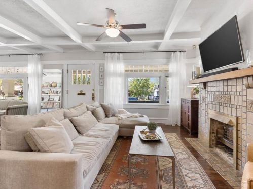 2237 6 Ave, Fort Worth TX  76110-1807 exterior