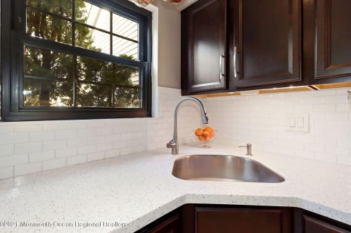 3 Old Orch Ln, Tinton Falls NJ 07712-2570 exterior