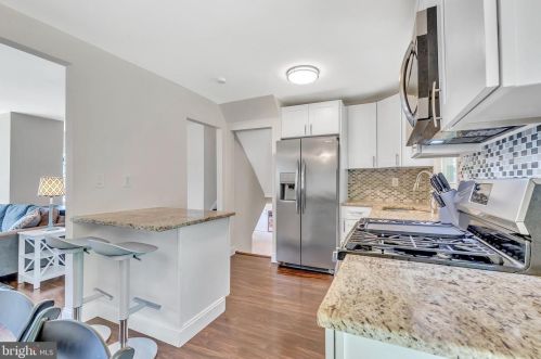 25 Amsterdam Rd, Trenton NJ 08620-1902 exterior