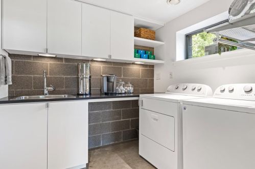 1101 Cyn Edge Dr, Austin TX  78733-2005 exterior