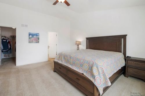 1550 Bristol Dr, Pingree Grove IL  60140-9038 exterior