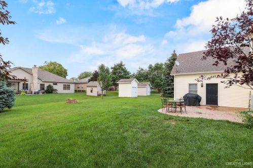 518 Sawgrass Ln, Pingree Grove IL  60140-9676 exterior