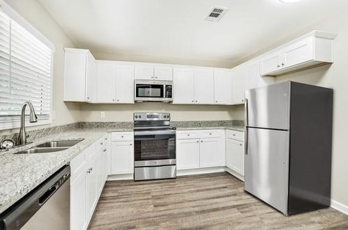 195 Pinehurst Dr, Stockbridge GA  30281-3843 exterior