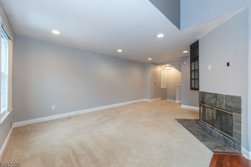 29 Witherspoon Ct, Morristown, NJ 07960-2733