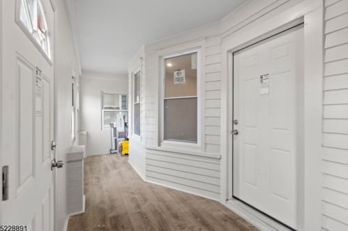 61 Coit St, Irvington, NJ 07111-4204