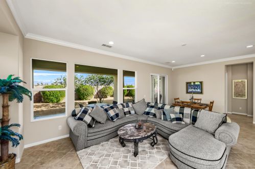 81800 Eagle Claw Dr, La Quinta, CA 92253-9367
