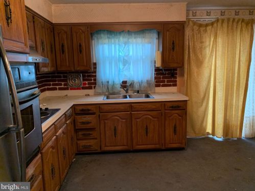 240 Snow Ave, Browns Mills, NJ 08015-1733