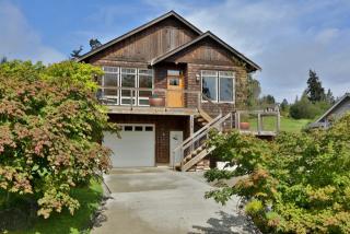 5006 Par Dr, Freeland, WA 98249-9769