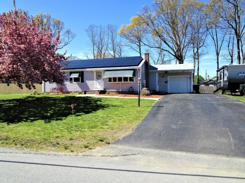 163 Kingswood Rd, North Kingstown, RI 02852-1429