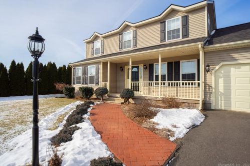 20 Blueberry Ln, Southington, CT 06489-3933