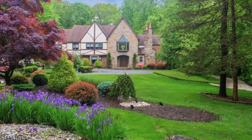 6 Yorkshire Ct, Warren, NJ 07059-5257