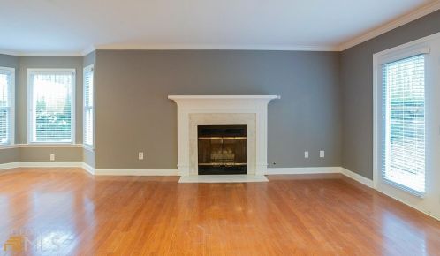 1901 Defoors Xing, Atlanta GA  30318-2337 exterior