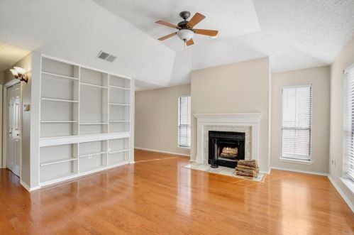 2306 Kenley St, Fort Worth TX  76107-4938 exterior