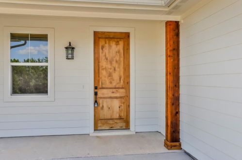 5609 San Jacinto Dr, Granbury TX  76048-6546 exterior